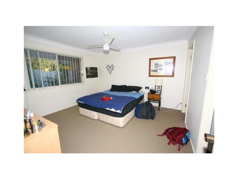 1/6 Usher Avenue, Labrador QLD 4215