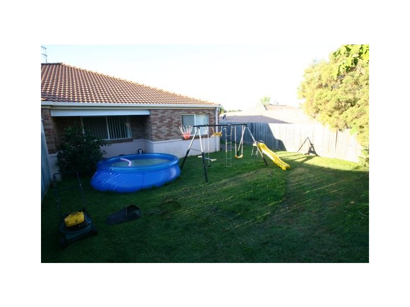 1/6 Usher Avenue, Labrador QLD 4215