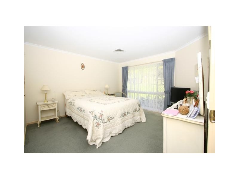 5 Centre Court, Oxenford QLD 4210