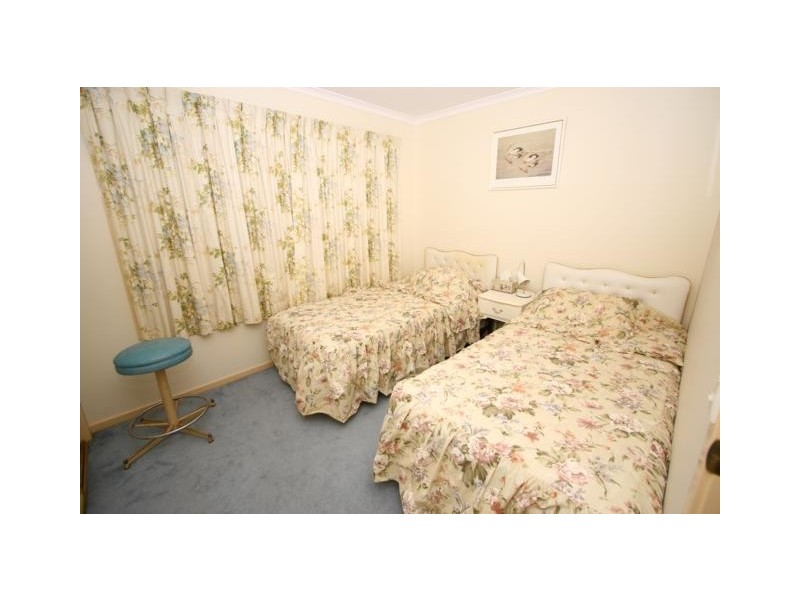 5 Centre Court, Oxenford QLD 4210