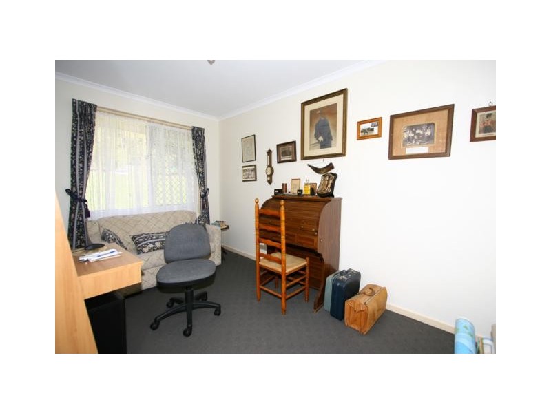 5 Centre Court, Oxenford QLD 4210