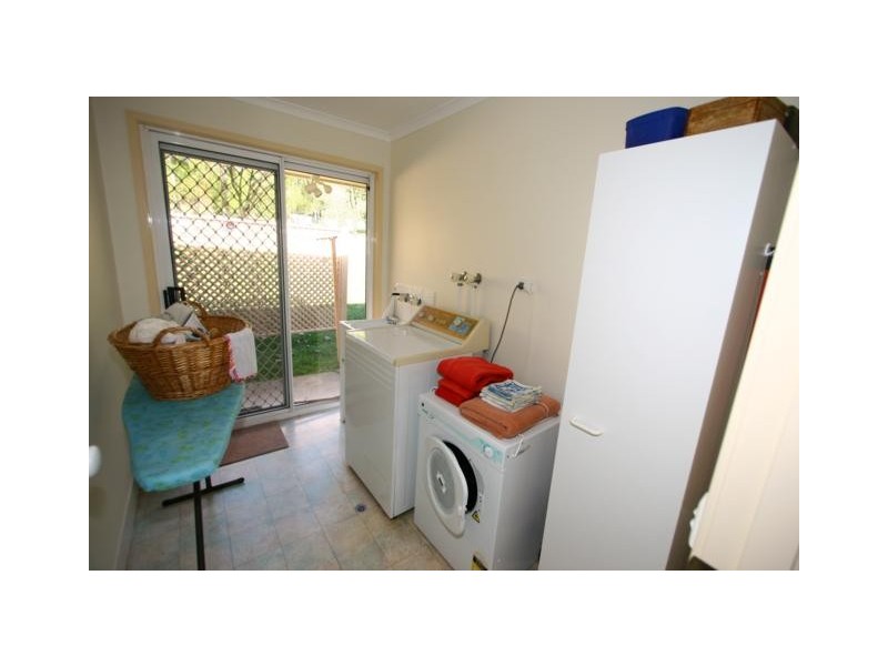 5 Centre Court, Oxenford QLD 4210