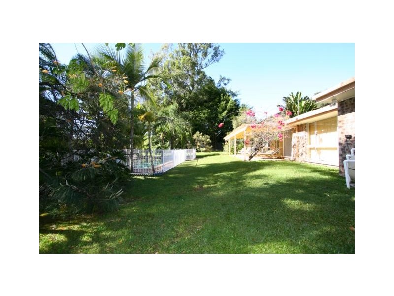 5 Centre Court, Oxenford QLD 4210