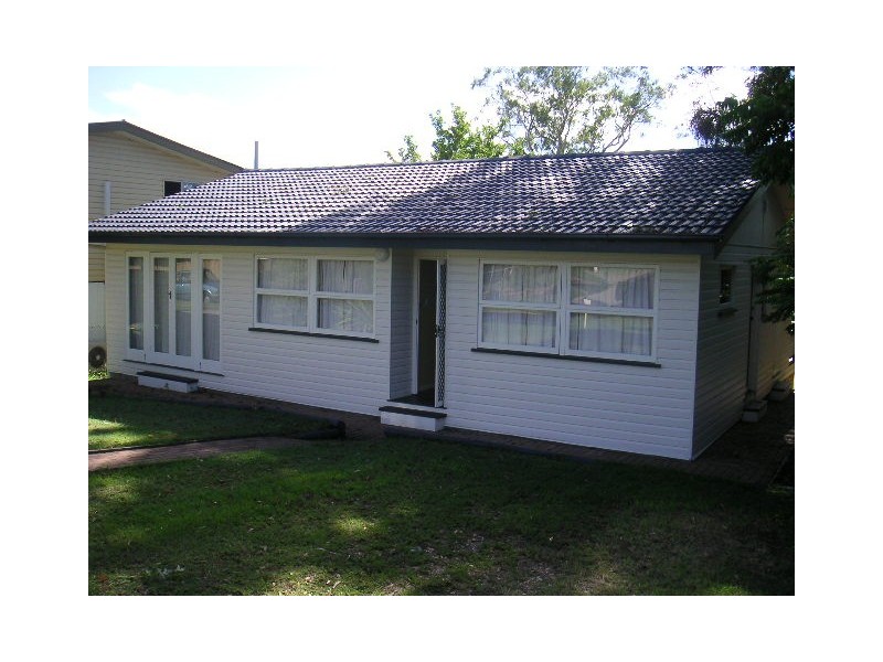 15 Logan Street, North Booval QLD 4304