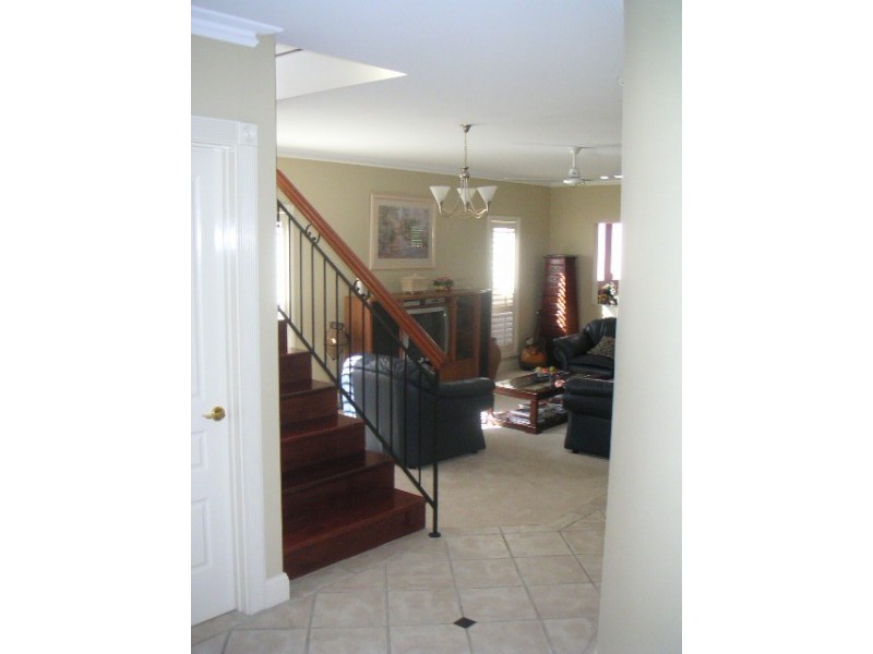 80 King Arthur Terrace, Tennyson QLD 4105