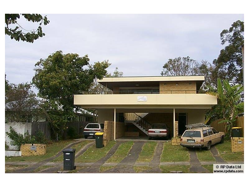 2/257 Hawken Drive, St Lucia QLD 4067