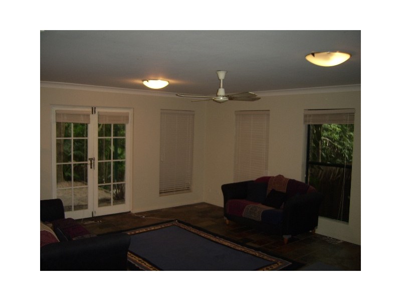 8B Yardley Avenue, Ashgrove QLD 4060