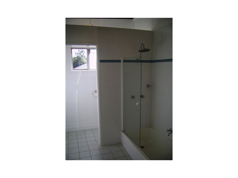 4 Adam Street, Bundamba QLD 4304