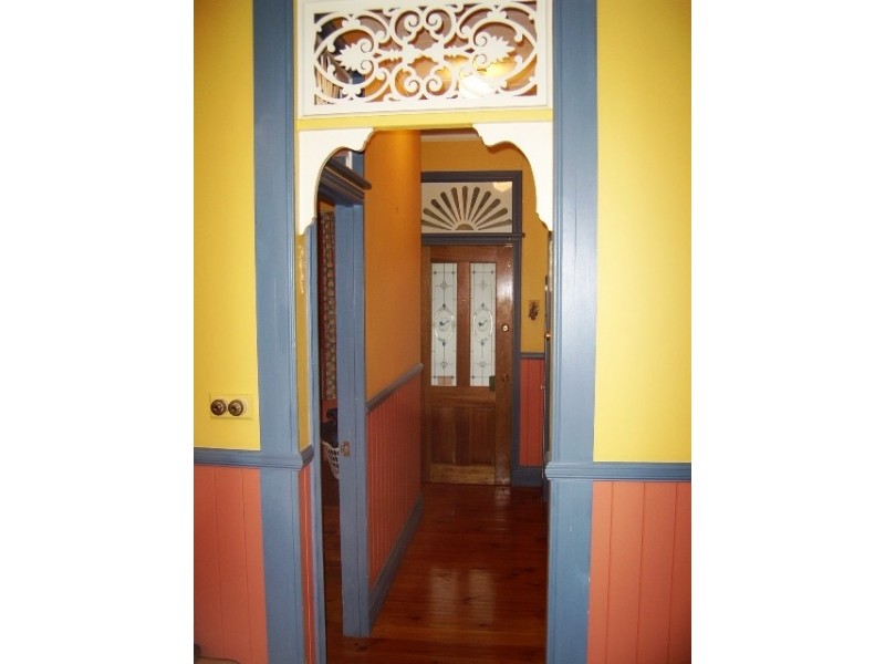 17 Vale Street, Red Hill QLD 4059