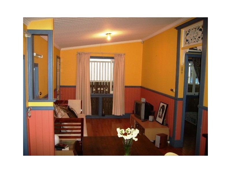 17 Vale Street, Red Hill QLD 4059