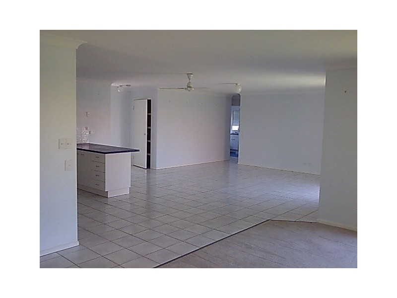 11 Gale Street, Scarborough QLD 4020