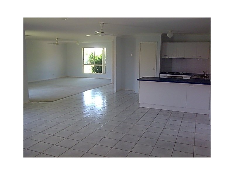 11 Gale Street, Scarborough QLD 4020