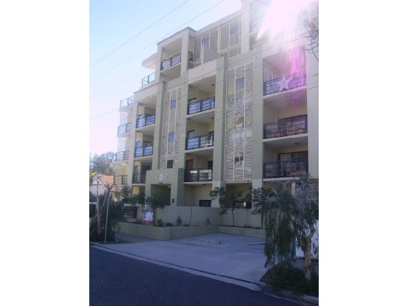 2/11 Grosvenor Street, Indooroopilly QLD 4068