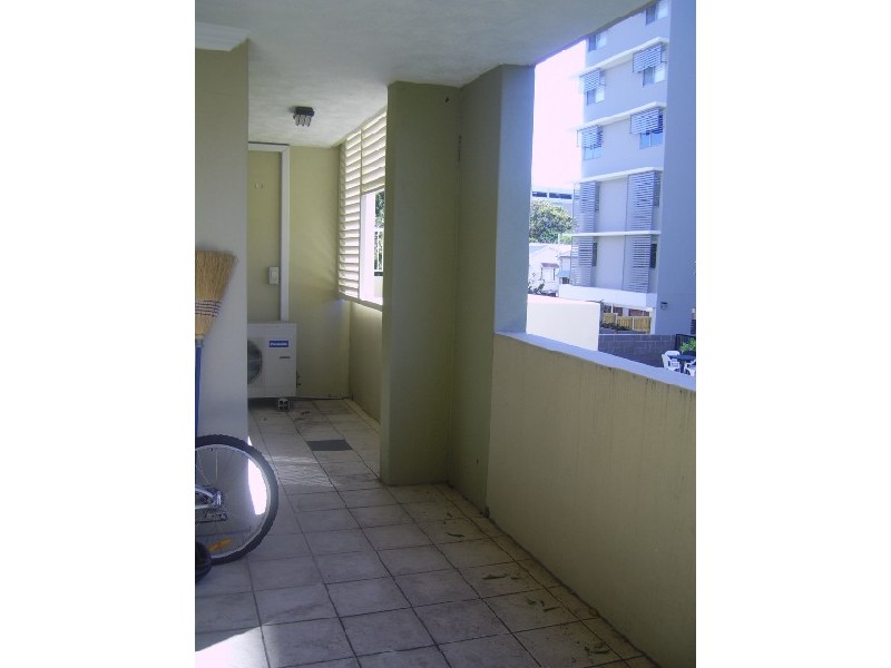 2/11 Grosvenor Street, Indooroopilly QLD 4068