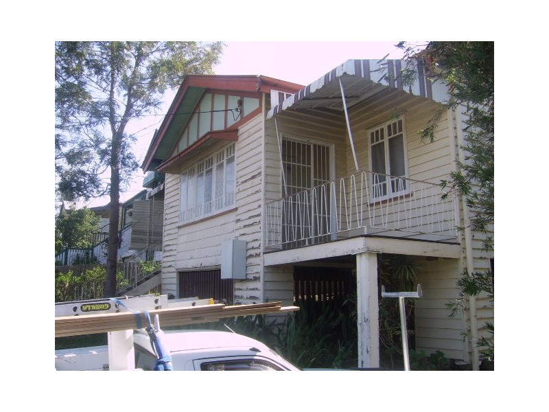 32 Longfellow Street, Norman Park QLD 4170