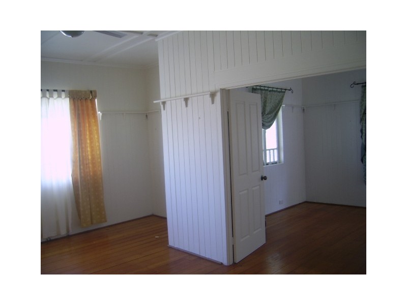 32 Longfellow Street, Norman Park QLD 4170