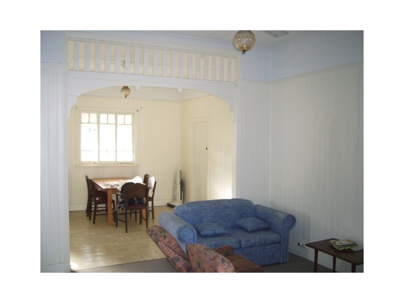 Room 2/11 Morrisey Street, Woolloongabba QLD 4102