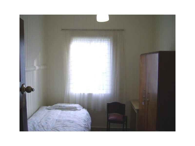 Room 2/11 Morrisey Street, Woolloongabba QLD 4102