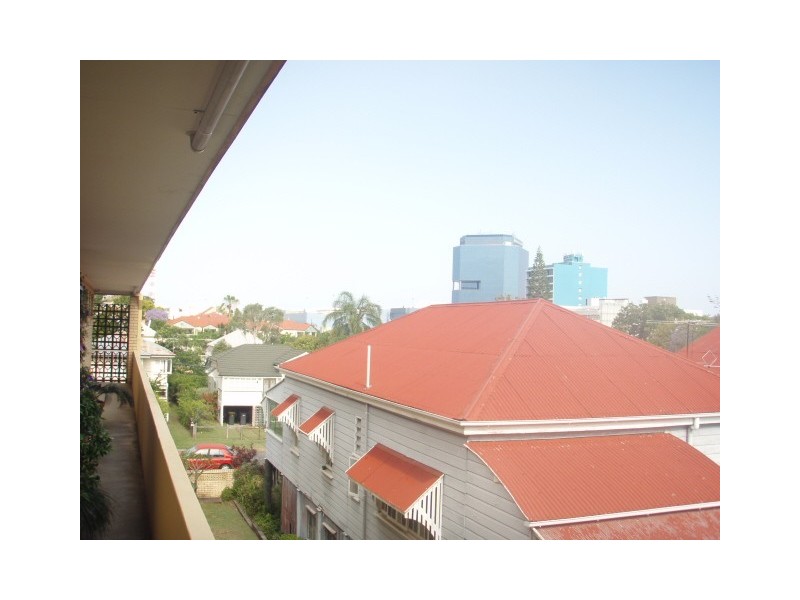 4/11 Depper Street, Toowong QLD 4066