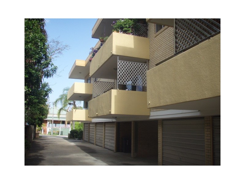 2/11 Depper St, Toowong QLD 4066