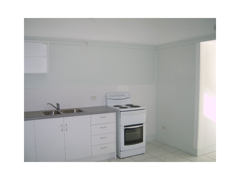 2/7 Kenwyn Road, Red Hill QLD 4059