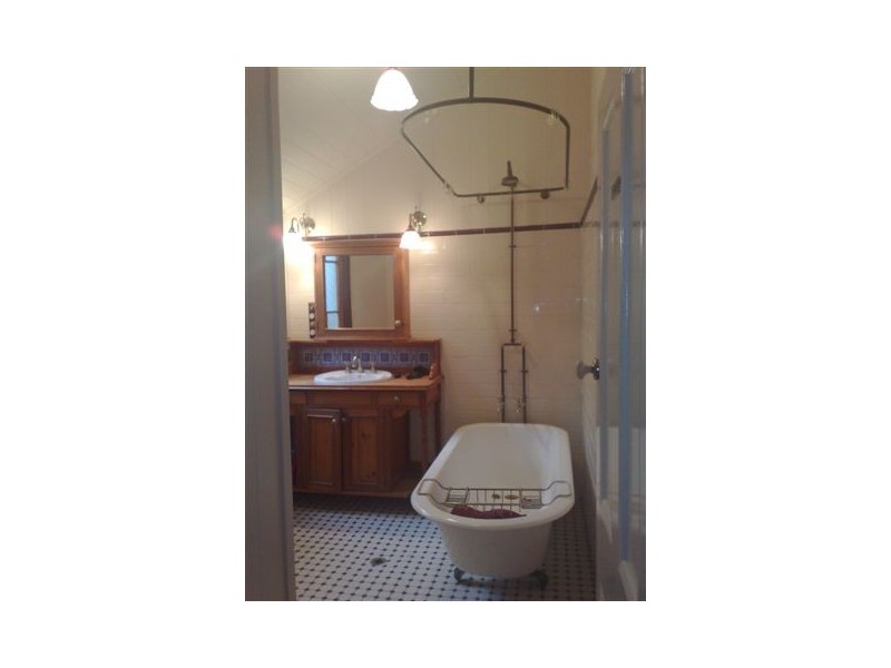 94 McLean Parade, Ashgrove QLD 4060