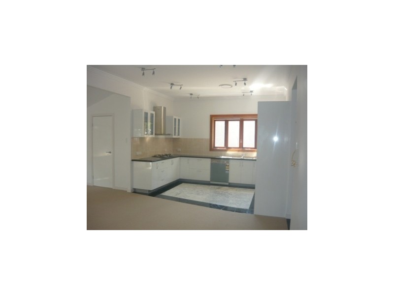 2/112 Kennigo Street, Spring Hill QLD 4000