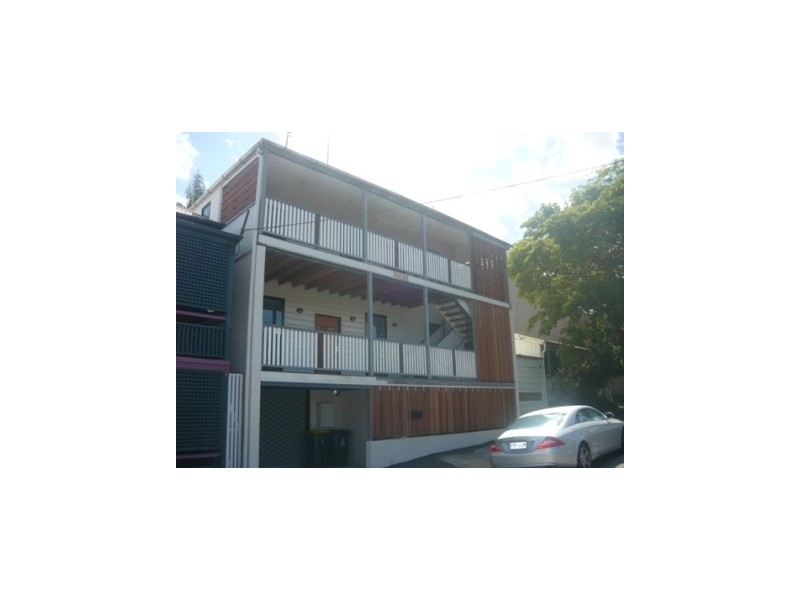 2/112 Kennigo Street, Spring Hill QLD 4000