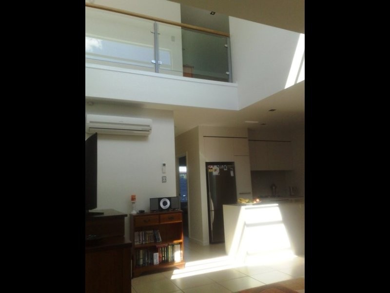 1/62 Armadale Street, St Lucia QLD 4067