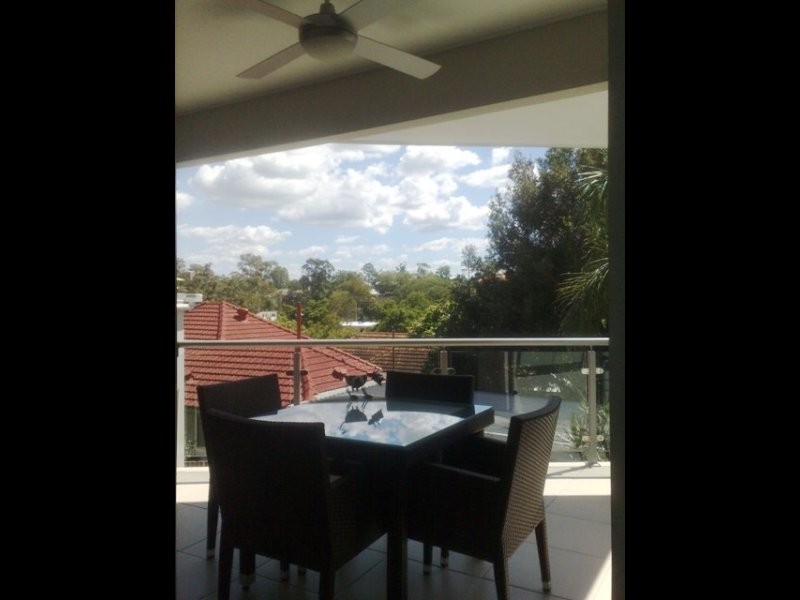 1/62 Armadale Street, St Lucia QLD 4067