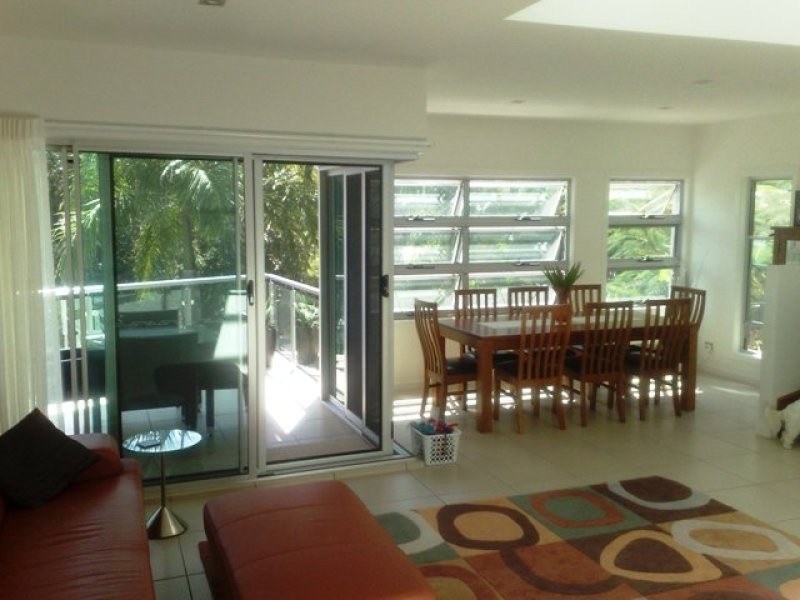 1/62 Armadale Street, St Lucia QLD 4067