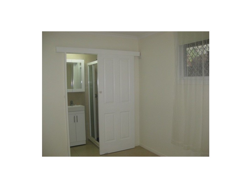 2/27 Castlemaine Street, Milton QLD 4064