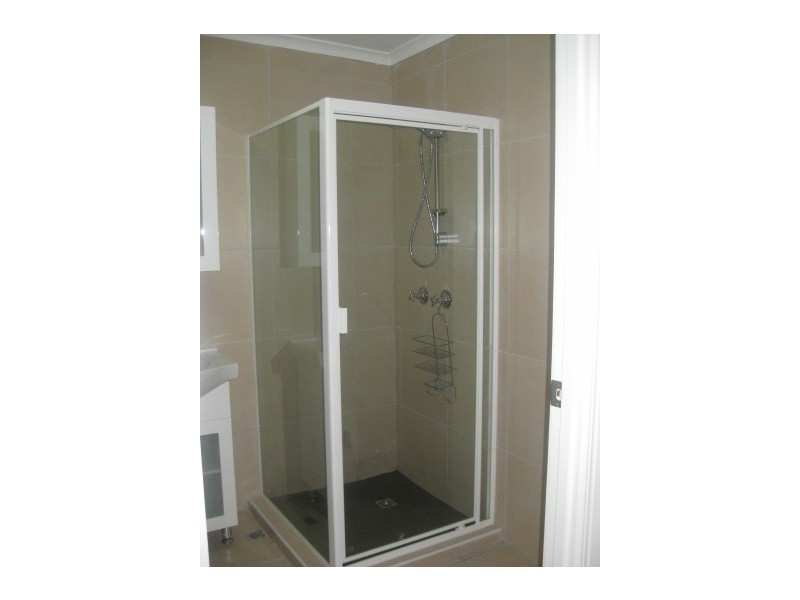 2/27 Castlemaine Street, Milton QLD 4064