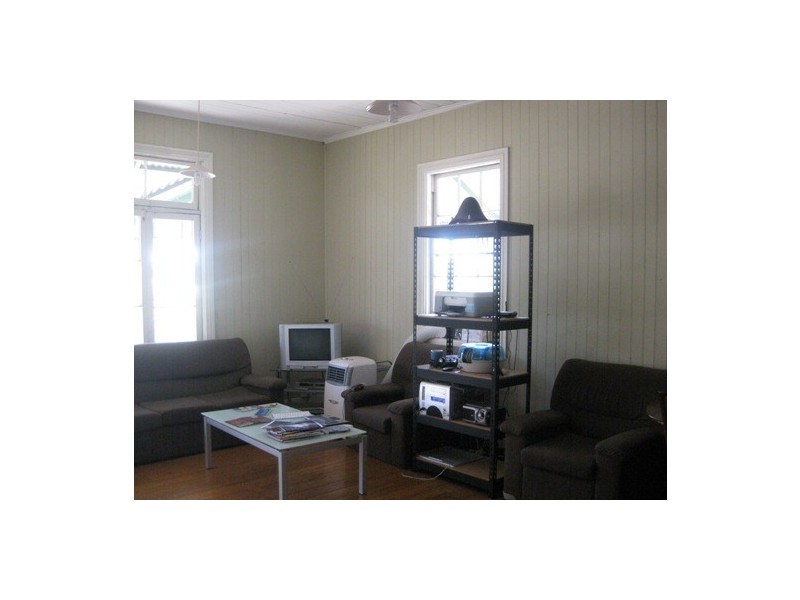 11 Camden Street, Albion QLD 4010