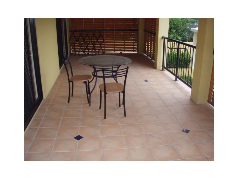 1/102  Sherwood Road, Toowong QLD 4066