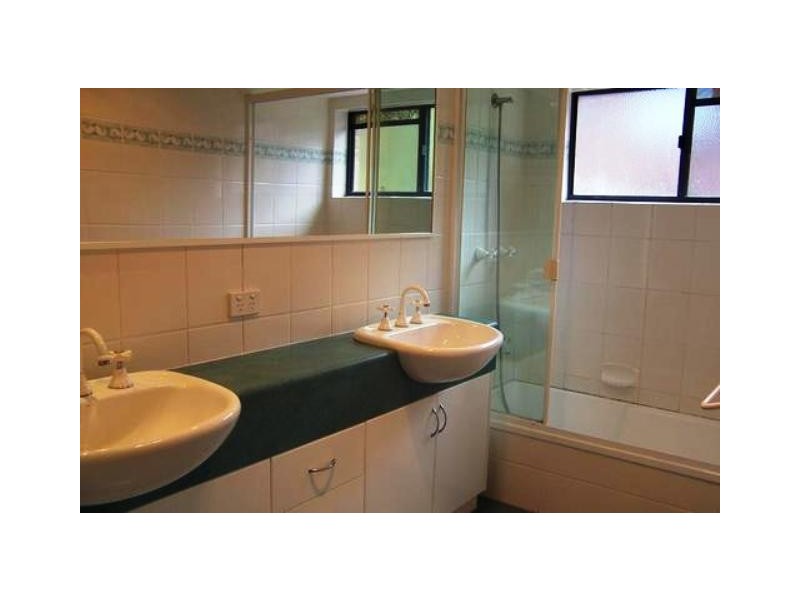 7/52 YORK STREET, Indooroopilly QLD 4068