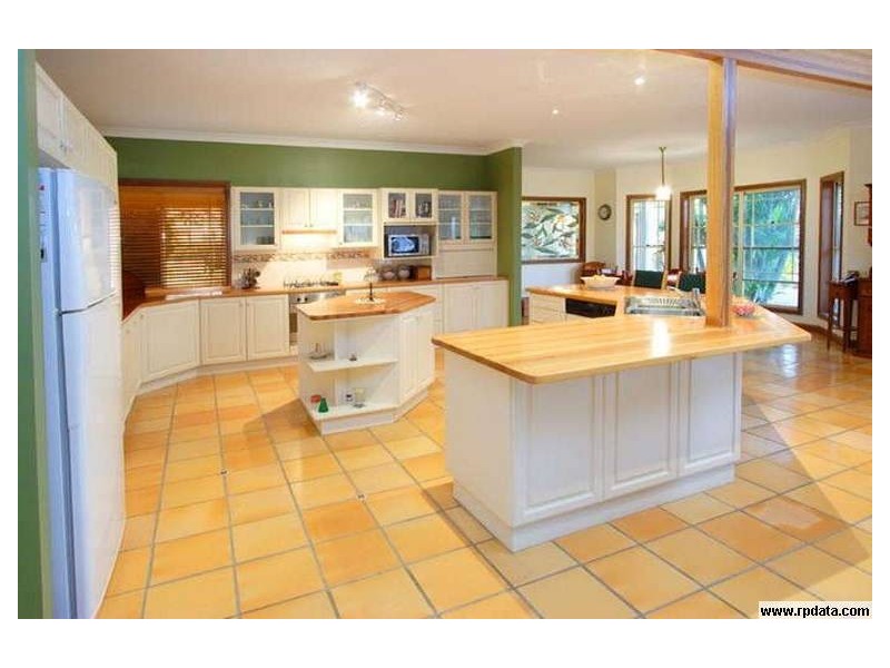 7 YARRA CL, Westlake QLD 4074