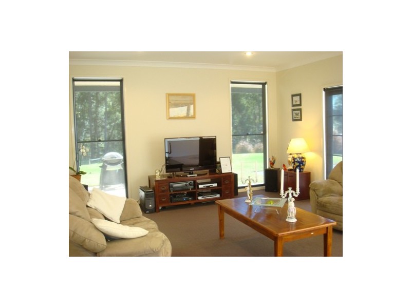 8 Springbook Court, Cashmere QLD 4500