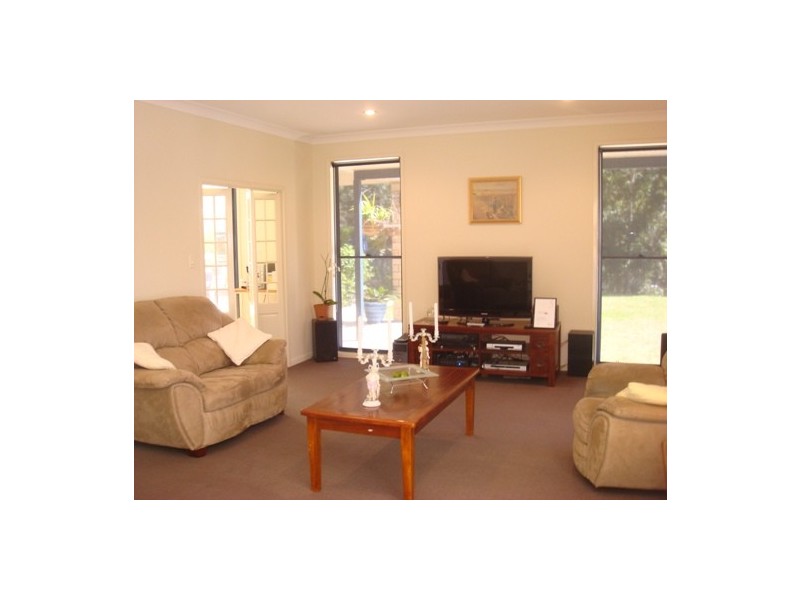 8 Springbook Court, Cashmere QLD 4500