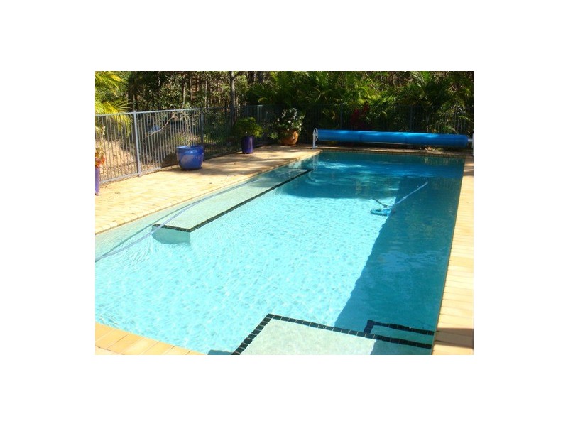 8 Springbook Court, Cashmere QLD 4500