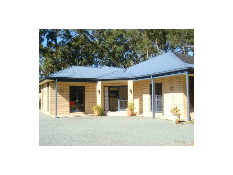 8 Springbook Court, Cashmere QLD 4500