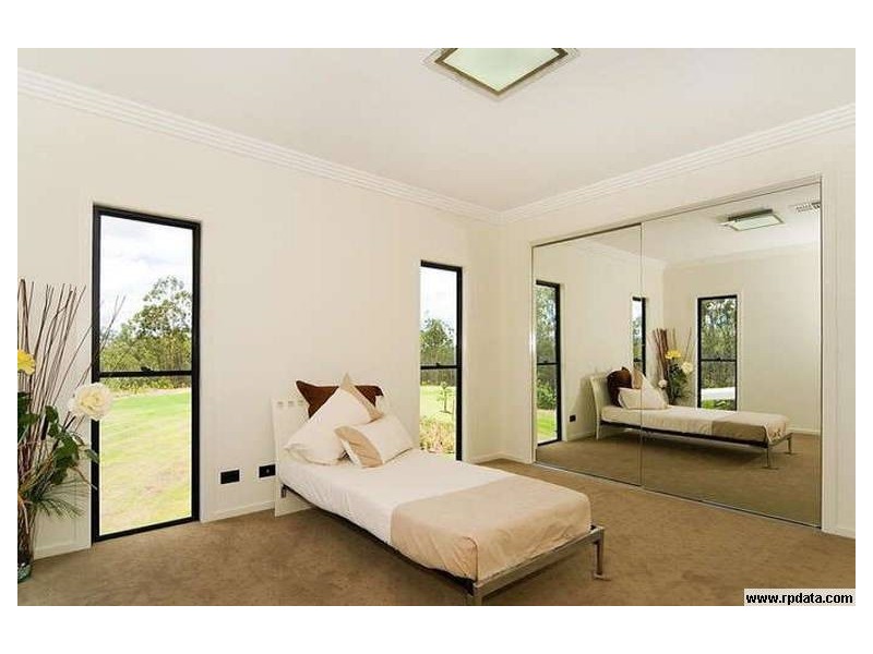 16  CREST RIDGE PDE, Brookwater QLD 4300