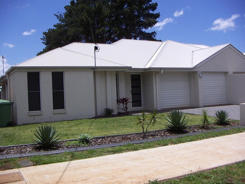 Kearneys Spring QLD 4350