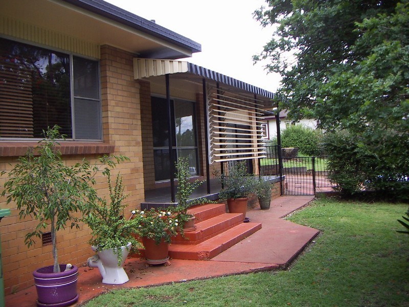 Mount Lofty QLD 4350