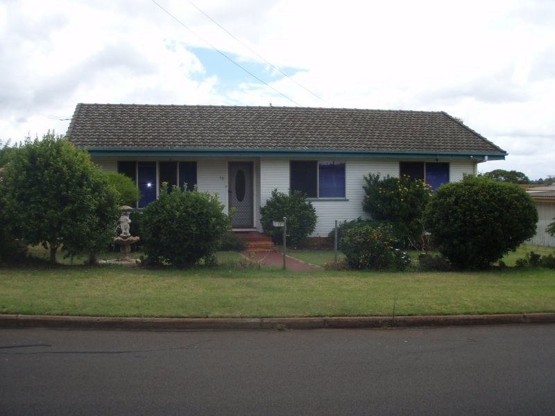 10 Berghofer Street, Newtown QLD 4305