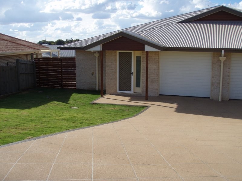 2/17 Winning Street, Toowoomba QLD 4350