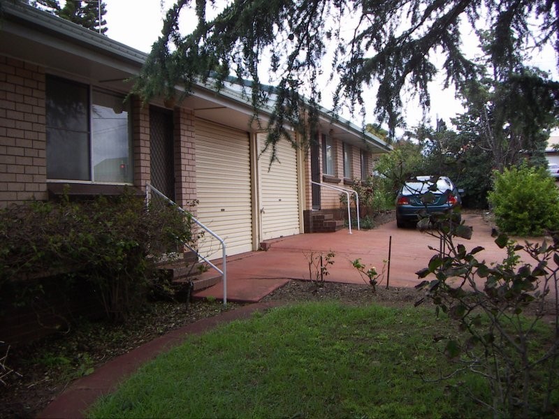 Kearneys Spring QLD 4350