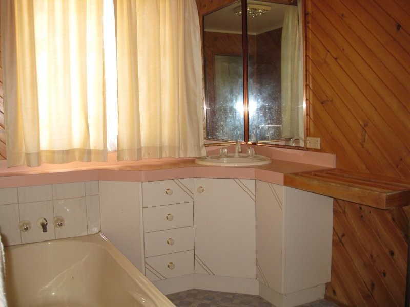 24 Phyliss, Harristown QLD 4350