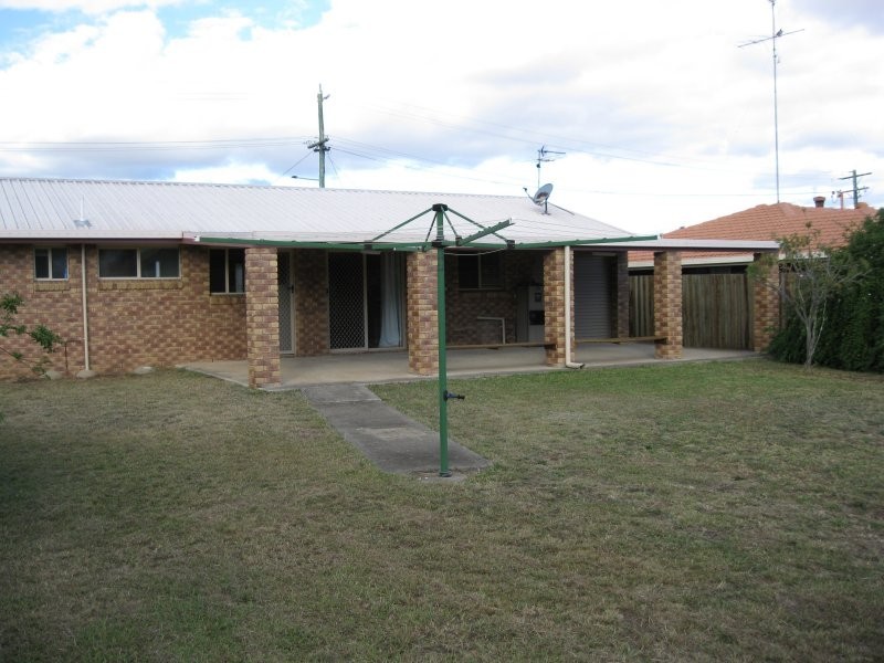 10 Gladstone Street, Wyreema QLD 4352