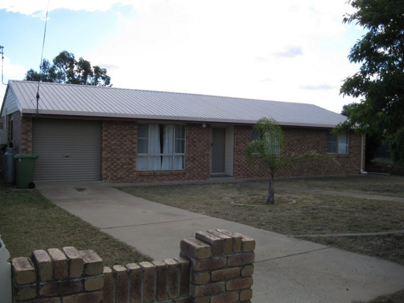 10 Gladstone Street, Wyreema QLD 4352